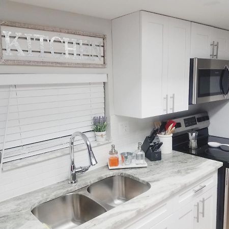 タンパCozy 3 Bed 2.5 Bath Located Near Busch Gardensアパートメント エクステリア 写真