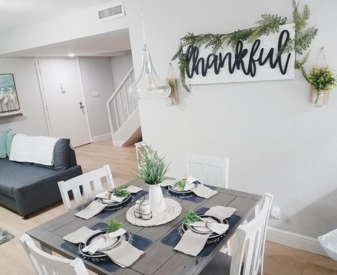タンパCozy 3 Bed 2.5 Bath Located Near Busch Gardensアパートメント エクステリア 写真