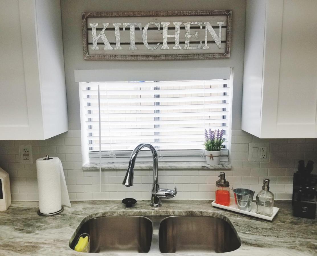 タンパCozy 3 Bed 2.5 Bath Located Near Busch Gardensアパートメント エクステリア 写真