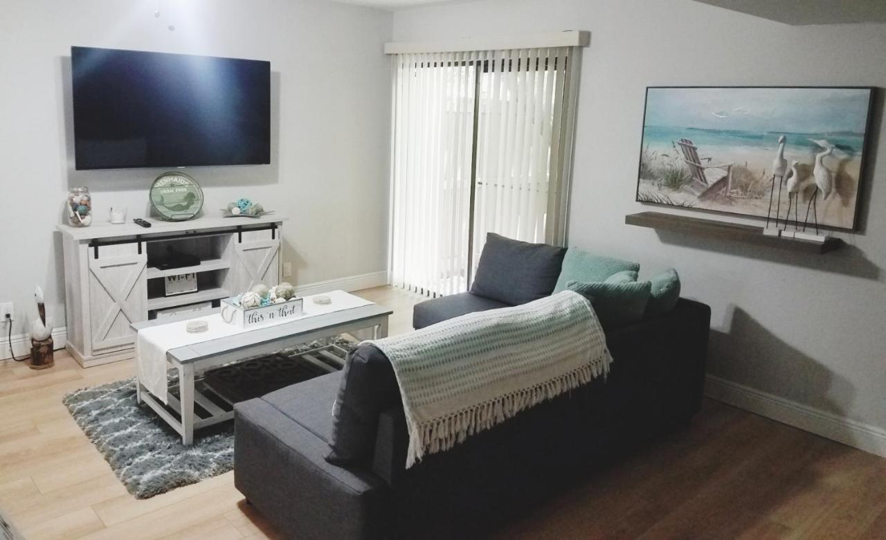 タンパCozy 3 Bed 2.5 Bath Located Near Busch Gardensアパートメント エクステリア 写真