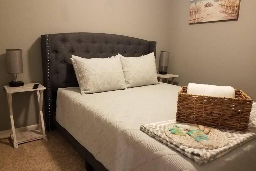 タンパCozy 3 Bed 2.5 Bath Located Near Busch Gardensアパートメント エクステリア 写真